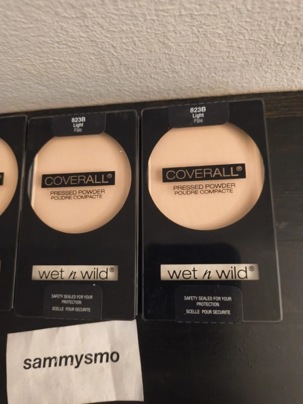 WET N WILD Coverall Pressed Powder 823B LIGHT Sealed x3 DISCONTINUED